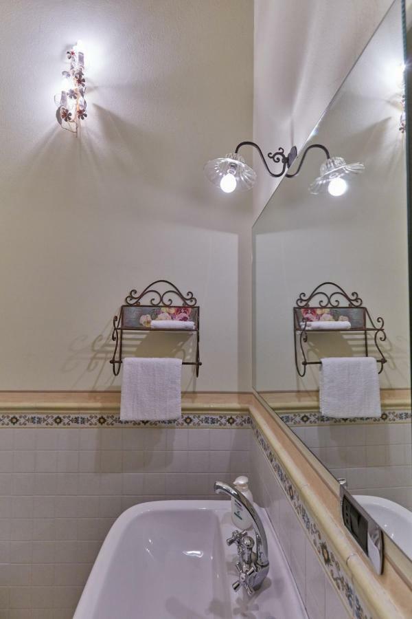 La Magnifica B&B Fauglia Dış mekan fotoğraf